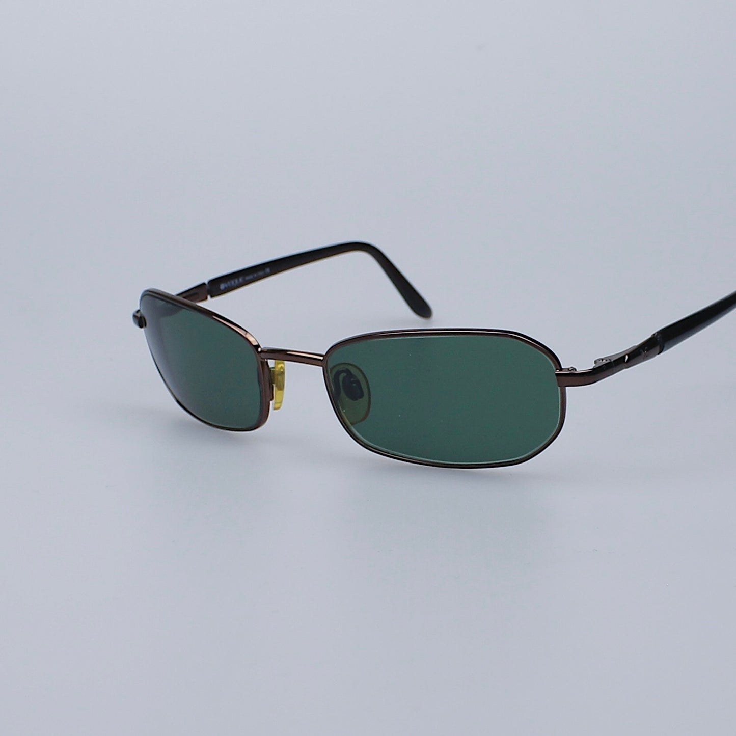 Vintage Glasses LP875